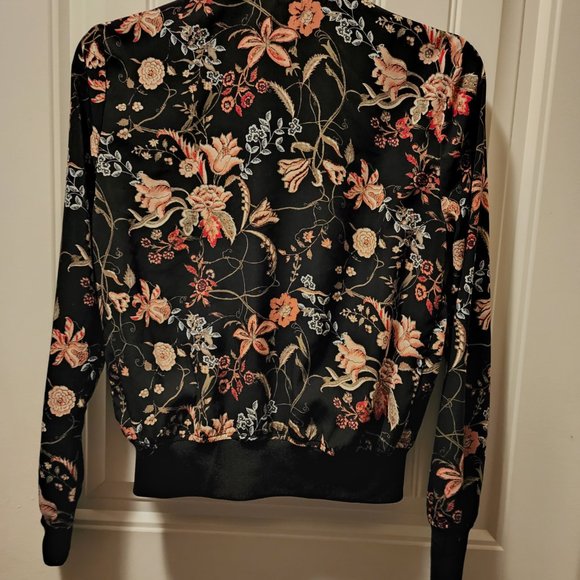 Women jacket - Picture 2 of 3